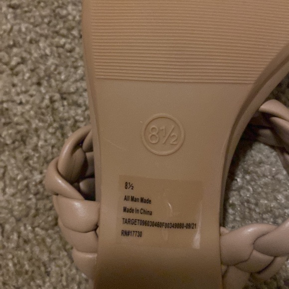 heeled sandal - Picture 2 of 3